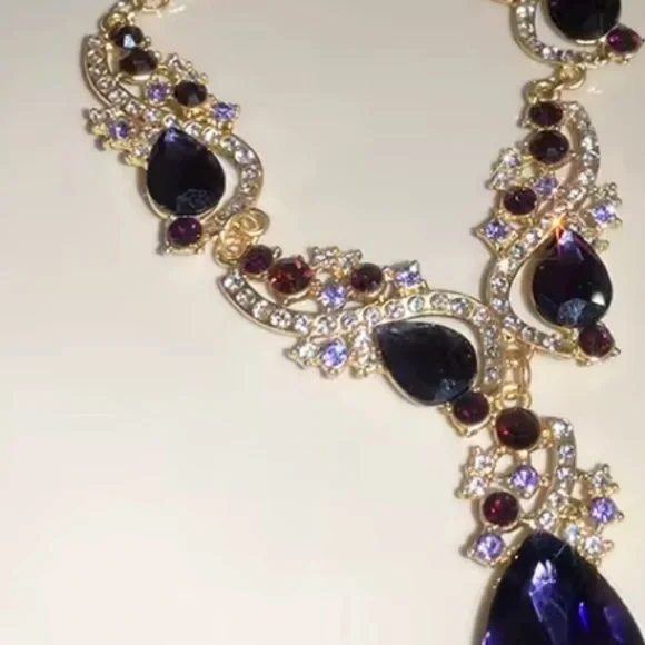 Queen Victoria luxury adjustable crystal and Gold and Purple Necklace - Picture 6 of 11